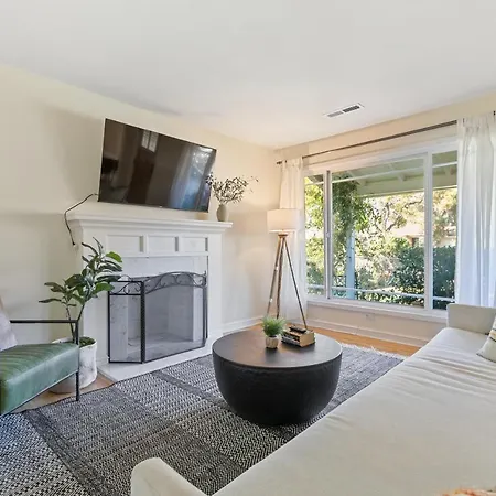 @ Marbella Lane - Modern And Sleek Home In Redwood